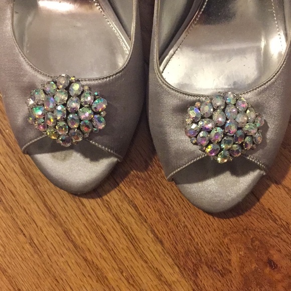 Heels - Picture 3 of 3